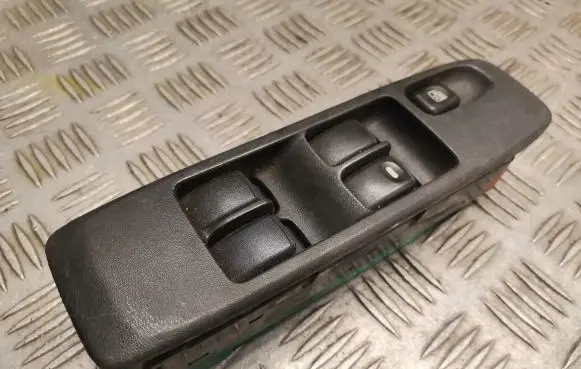 Mitsubishi Pajero Electric window control switch MR551244