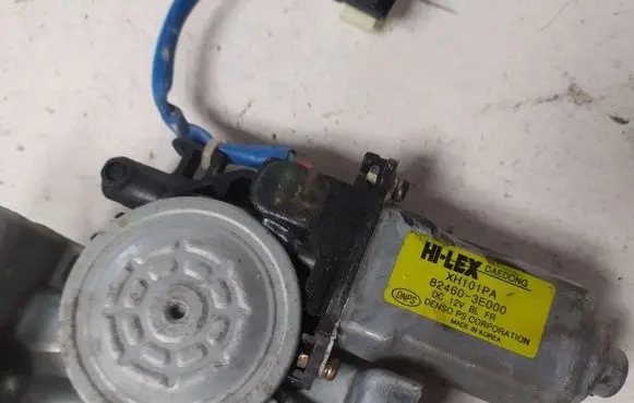 KIA Sorento Front door window regulator with motor XH101PA 824603E000