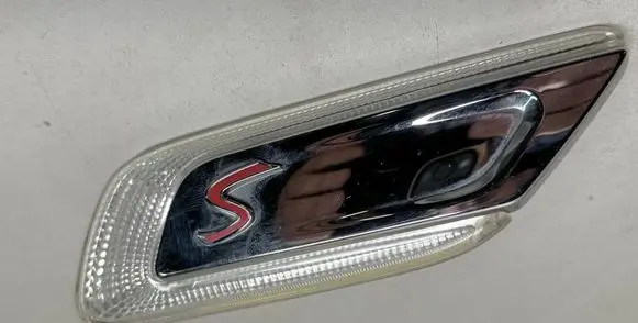 Mini Clubman F54 Front fender indicator light 7358469