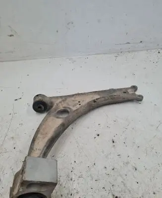 Volkswagen PASSAT B6 Front lower control arm/wishbone