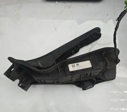 Volkswagen Tiguan Accelerator throttle pedal 1K2721503K 6PV00889010