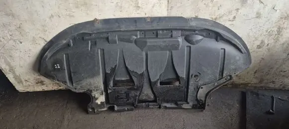 Engine splash shield/under tray