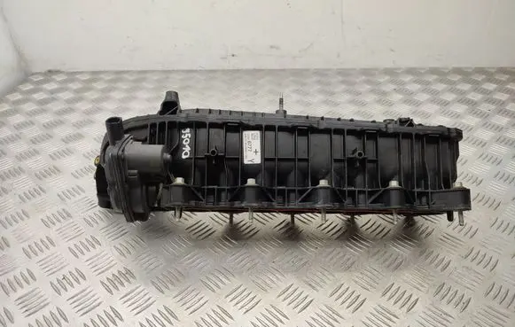 Opel Zafira C Intake manifold 55500777