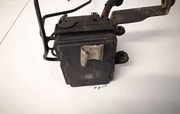 Ford Focus ABS Pump bv612c405al