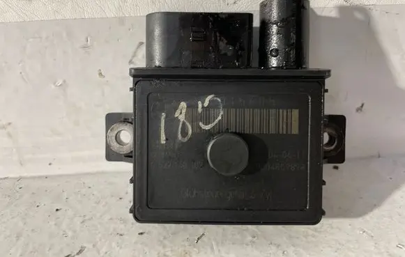 BMW 5 F10 F11 Glow plug pre-heat relay 780015605