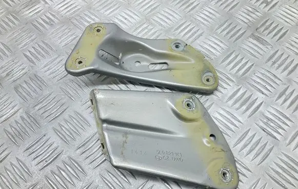 Skoda Yeti (5L) Fender mounting bracket 5L0821141 1Z0810679D