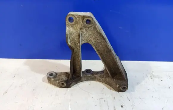 Saab 9-3 Ver1 A/C compressor mount bracket 55354827