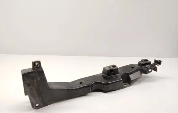 Mercedes-Benz Citan W415 Fender mounting bracket 631238779R