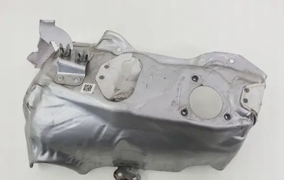 BMW 2 Active Tourer U06 Heat shield in engine bay 