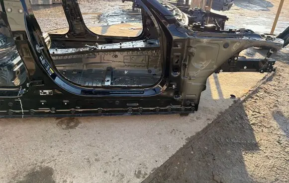 BMW i4 Front quarter panel 
