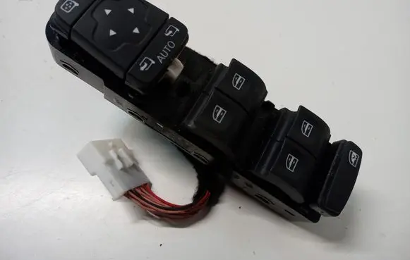Renault Talisman Quarter vent window switch 254019200R