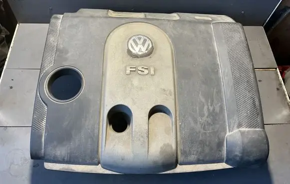 Volkswagen Golf V Engine cover (trim) 03C129607N 4608385916