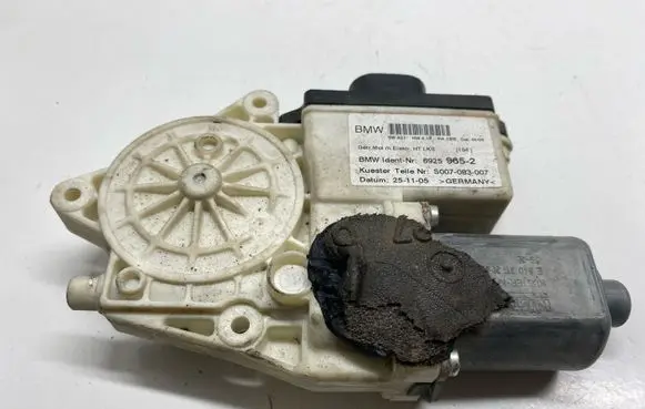 BMW X3 E83 Rear door window regulator motor 69259652