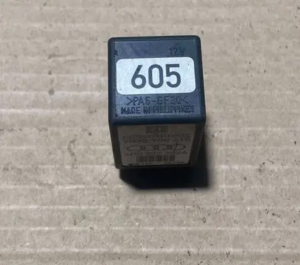 Audi A8 S8 D2 4D Other relay 4D0907307A 7038900215 2X6120