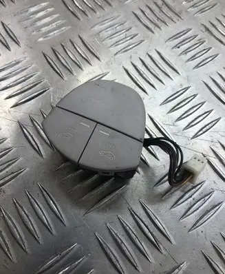 Mercedes-Benz E W211 Alarm switch A2118213151