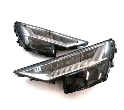 Audi Q8 Headlights/headlamps set 4M8941035