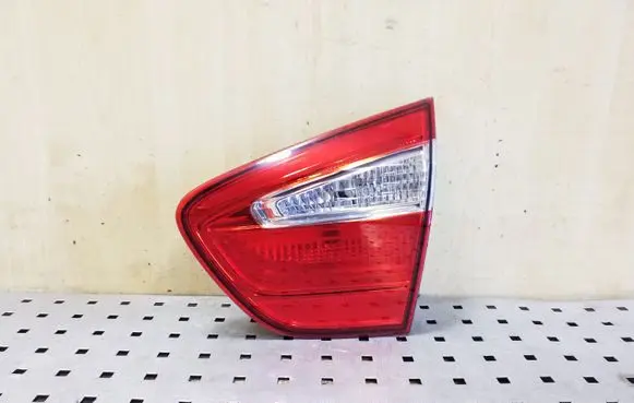 KIA Rio Tailgate rear/tail lights 924041W2