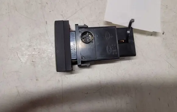 Hyundai Santa Fe Hazard light switch 864W0140