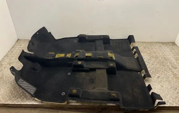 MG ZS Interior carpet 11833351 7832ZLEEV