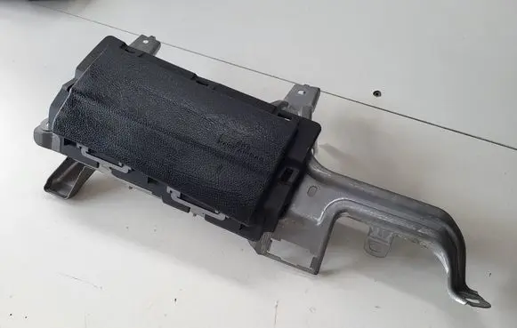Lexus RX 330 - 350 - 400H Knee airbag BAMPT11143