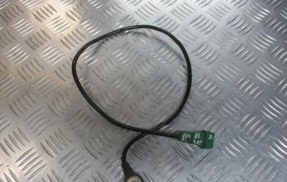 Audi A4 S4 B5 8D Detonation knock sensor 054905377H