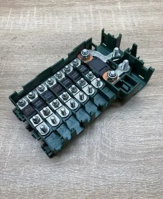 BMW 5 E39 Battery relay fuse 8367768