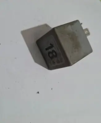 Volkswagen Transporter - Caravelle T4 Other relay 191937503 22204007
