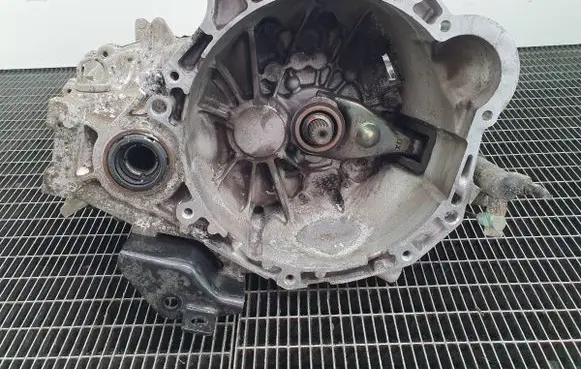 Manual 5 speed gearbox