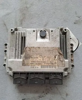 Citroen C4 I Engine control unit/module 0281011966 9662670780