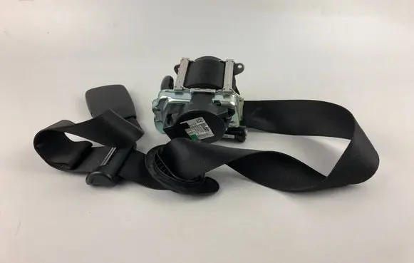 Mini Cooper Countryman F60 Front seatbelt 7483350