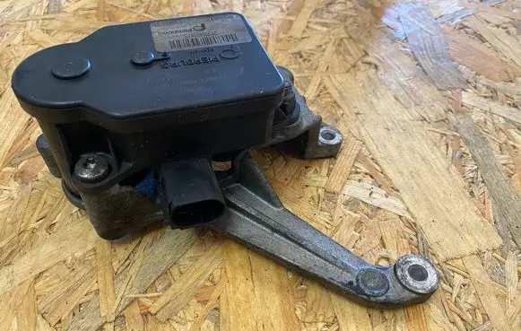 Opel Vectra C Intake manifold valve actuator/motor 55205127 70052113B81218 22390801610