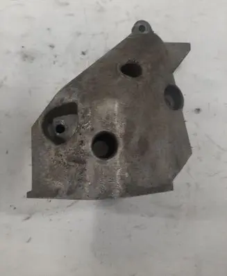 Engine mount bracket
