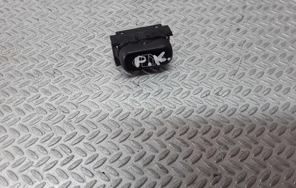 Mercedes-Benz S W220 Electric window control switch