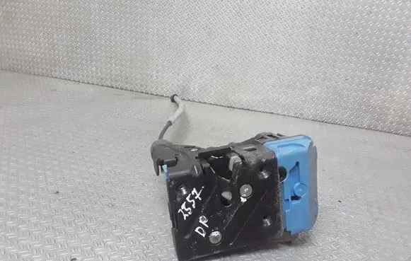 Volvo V70 Front door lock