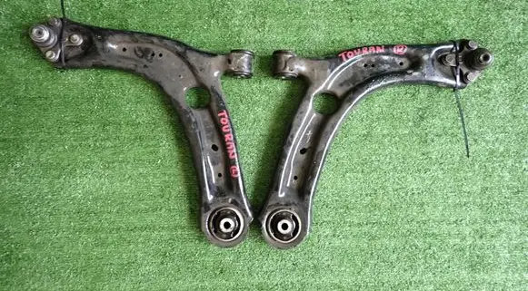 Volkswagen Touran III Front lower control arm/wishbone 