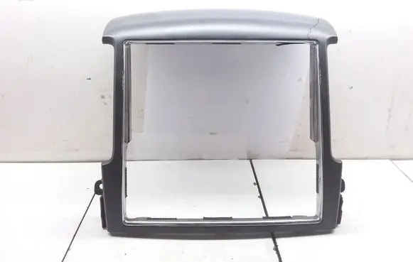 KIA Sorento Radio/GPS head unit trim 