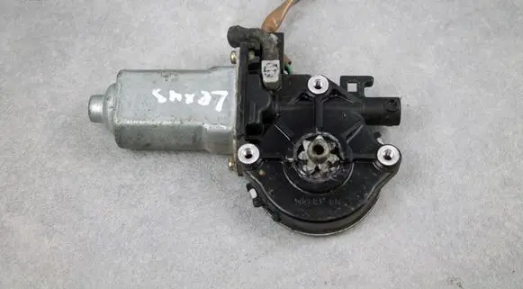 Lexus IS 200-300 Rear door window regulator motor 8571053040 2621000190
