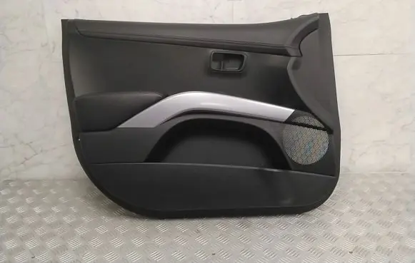 Mitsubishi Outlander Front door card panel trim 7221B157ZZ