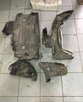 Toyota Prius (XW50) Side bottom protection