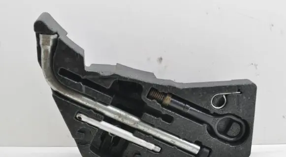 Audi Q7 4L Other trunk/boot trim element 4L0012113C
