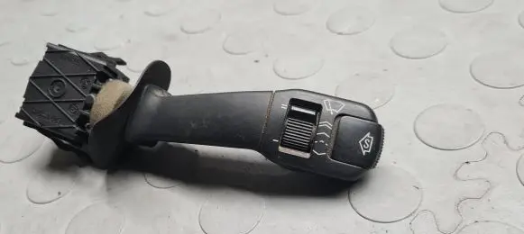 BMW 7 E38 Wiper control stalk 8352171
