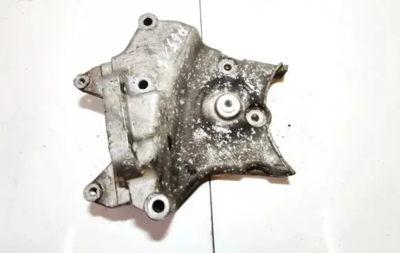 Opel Zafira B Engine mounting bracket 55192649