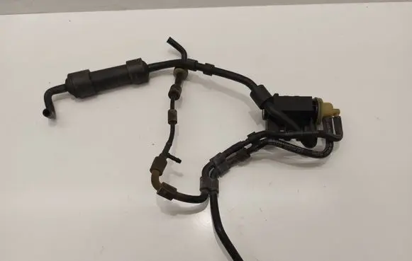 Volkswagen PASSAT B8 Turbo solenoid valve 04L131051F