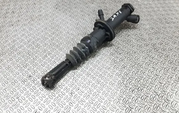 Renault Megane II Clutch master cylinder 8200151770D