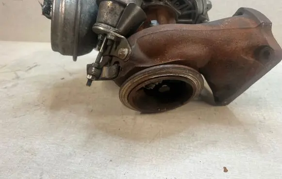BMW 5 F10 F11 Engine coolant pipe/hose 8506092