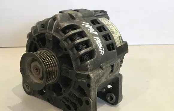Skoda Fabia Mk1 (6Y) Generator/alternator 03D903025H 105140980