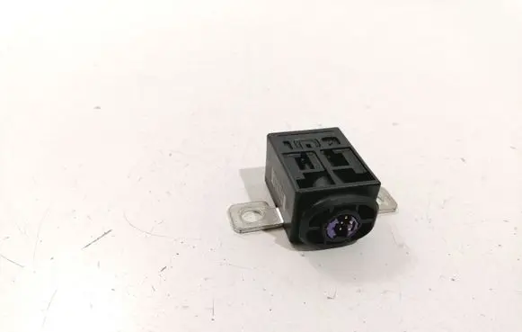 Audi A6 S6 C6 4F Battery relay fuse 4F0915519