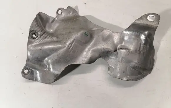 Volvo XC90 Heat shield in engine bay 31411185