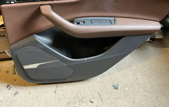 Audi Q7 4M Rear door card panel trim
