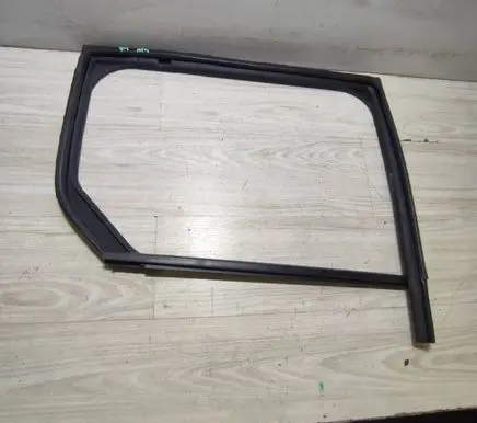Renault Kangoo III Rubber seal sliding door window/glass 823304768R